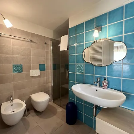 Welcome Traveller Leda Garde